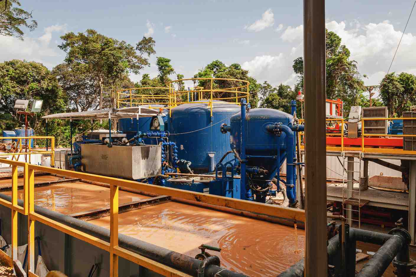 Sistema industrial para tratamento ambiental e redução de resíduos