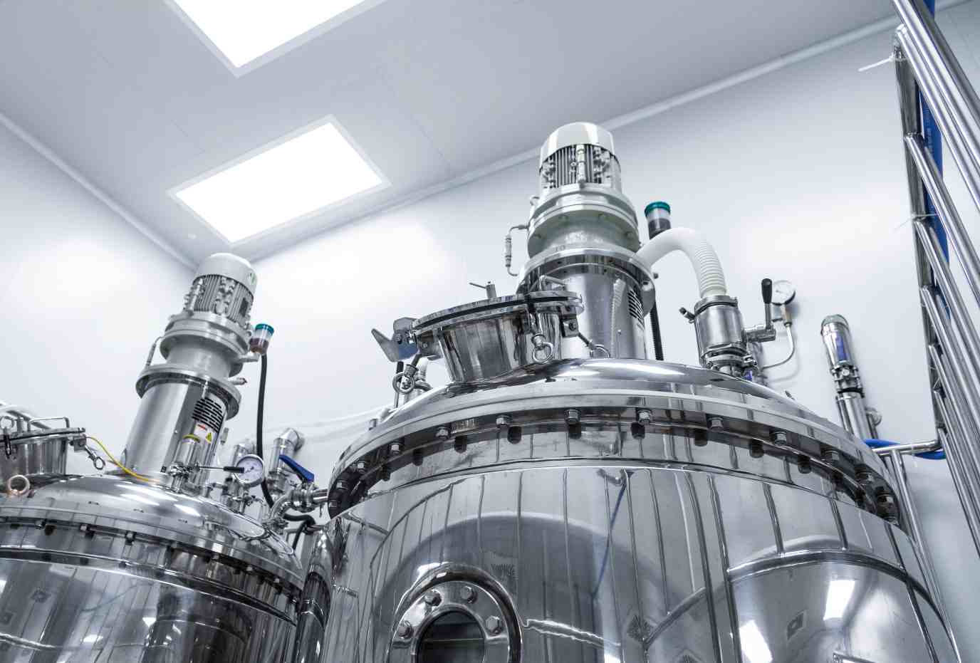 Instalação industrial em aço inox para processos da indústria farmacêutica e cosmética